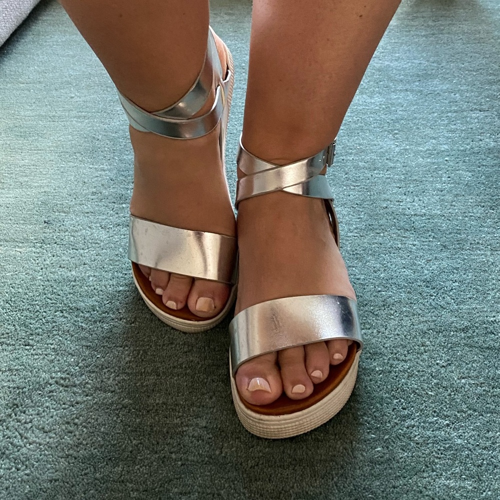 Mia silver platform sandals